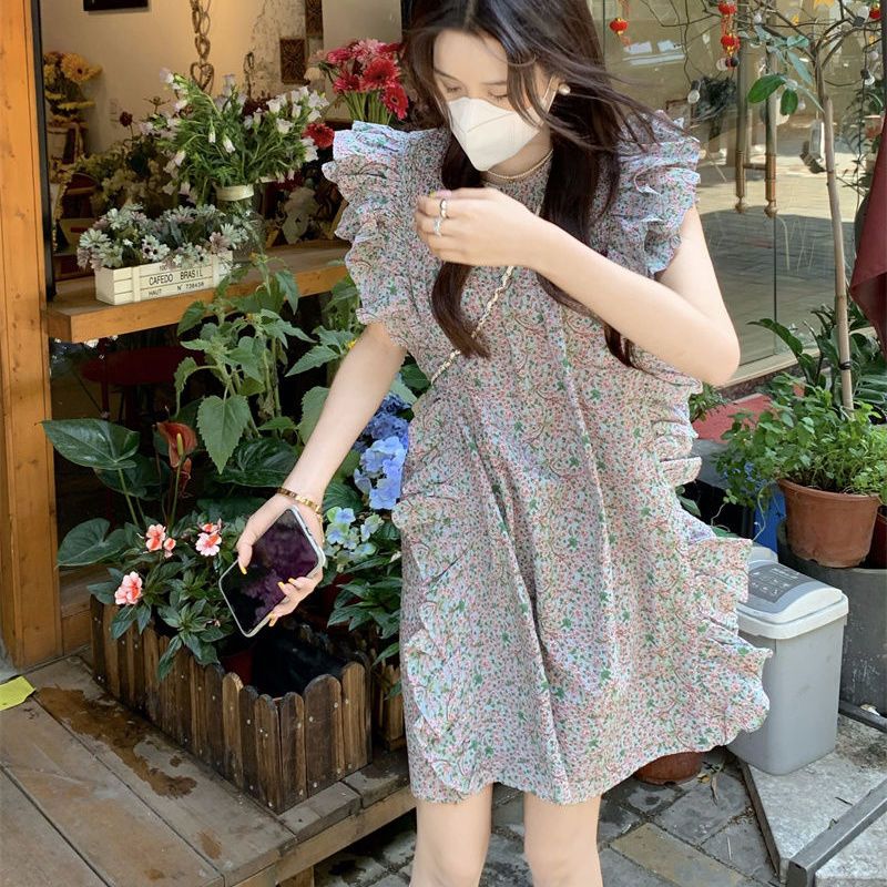 Korean version of the loose and slim niche design floral dress female  summer new small flying sleeve round neck skirt