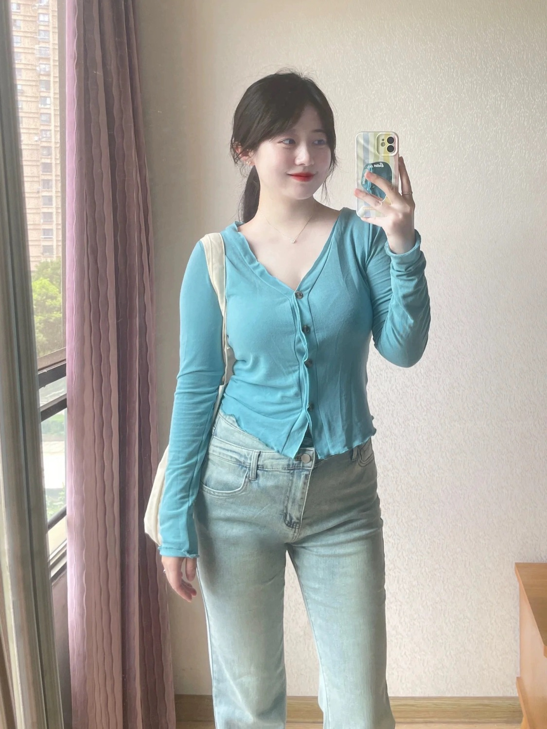 大碼女裝甜辣風V領長袖T恤女秋季新款修身顯瘦短款開衫上衣辣妹