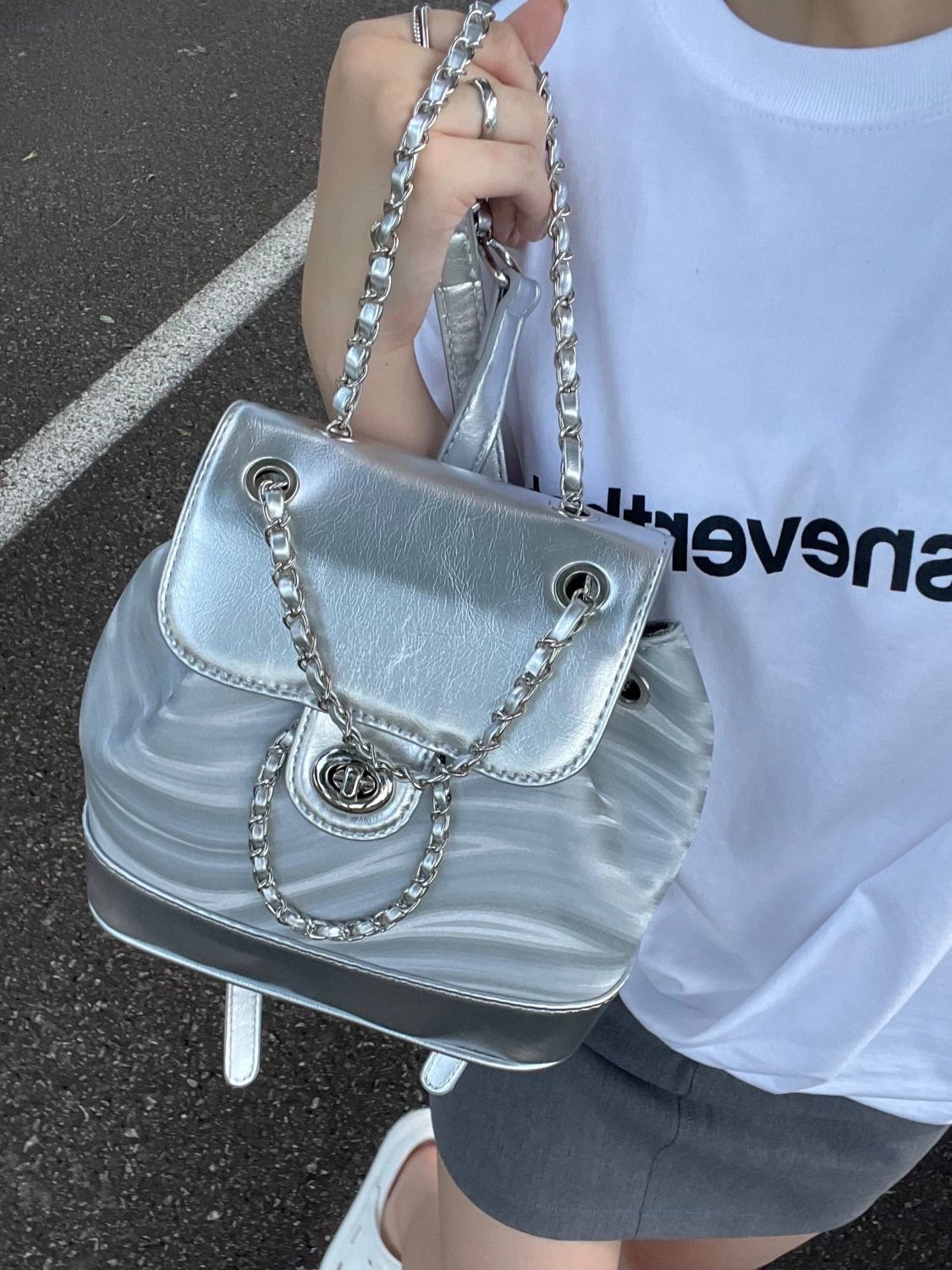 Water ripple backpack Korean niche design  summer new style versatile chain bucket bag casual handbag