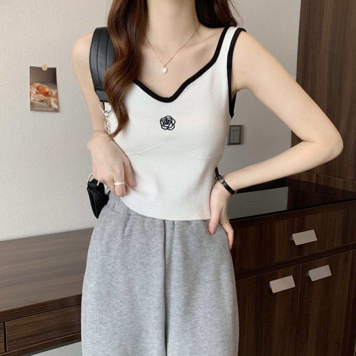 Fat MM large size pure desire wind camisole women's inner fashion western style fashionable bottoming shirt embroidery short top summer