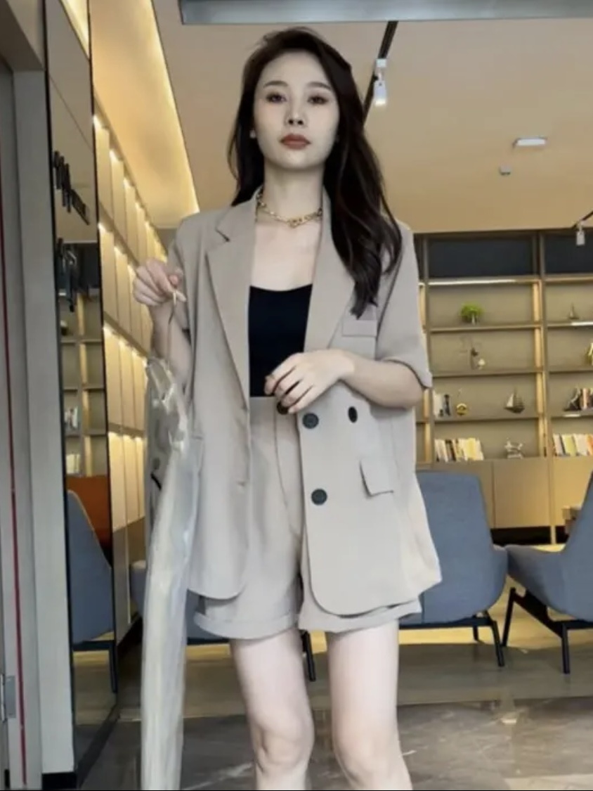 High-end khaki suit two-piece 2023 summer thin age-reducing and flesh-covering women's loose professional suit