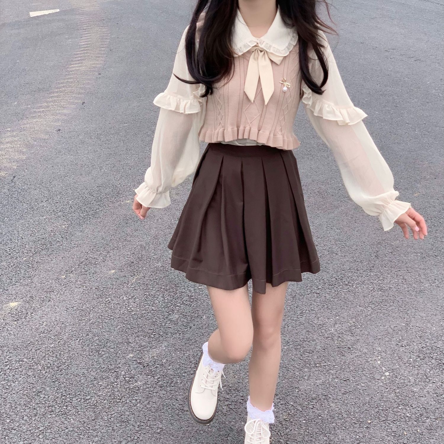 Three-piece suit spring and autumn new small vest college wind wear knitted vest female French shirt pleated skirt