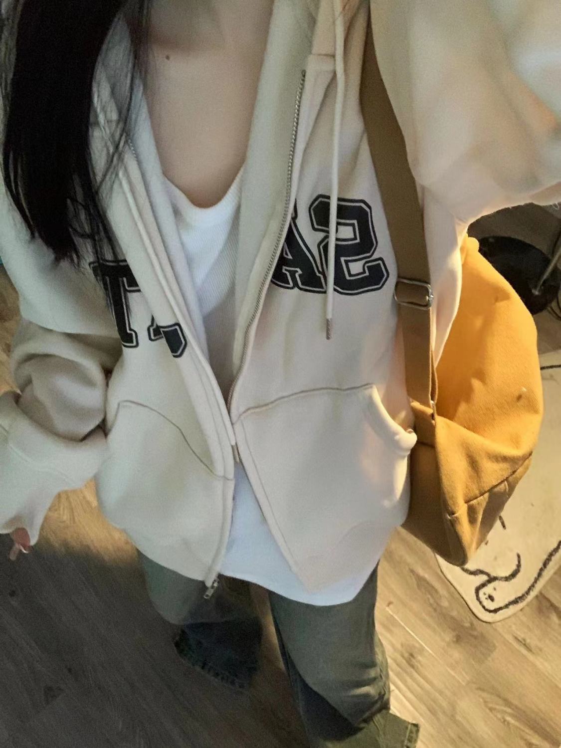 2023春秋薄款奶杏色連帽衛衣女韓系時尚寬鬆休閒顯瘦拉鏈外套開衫