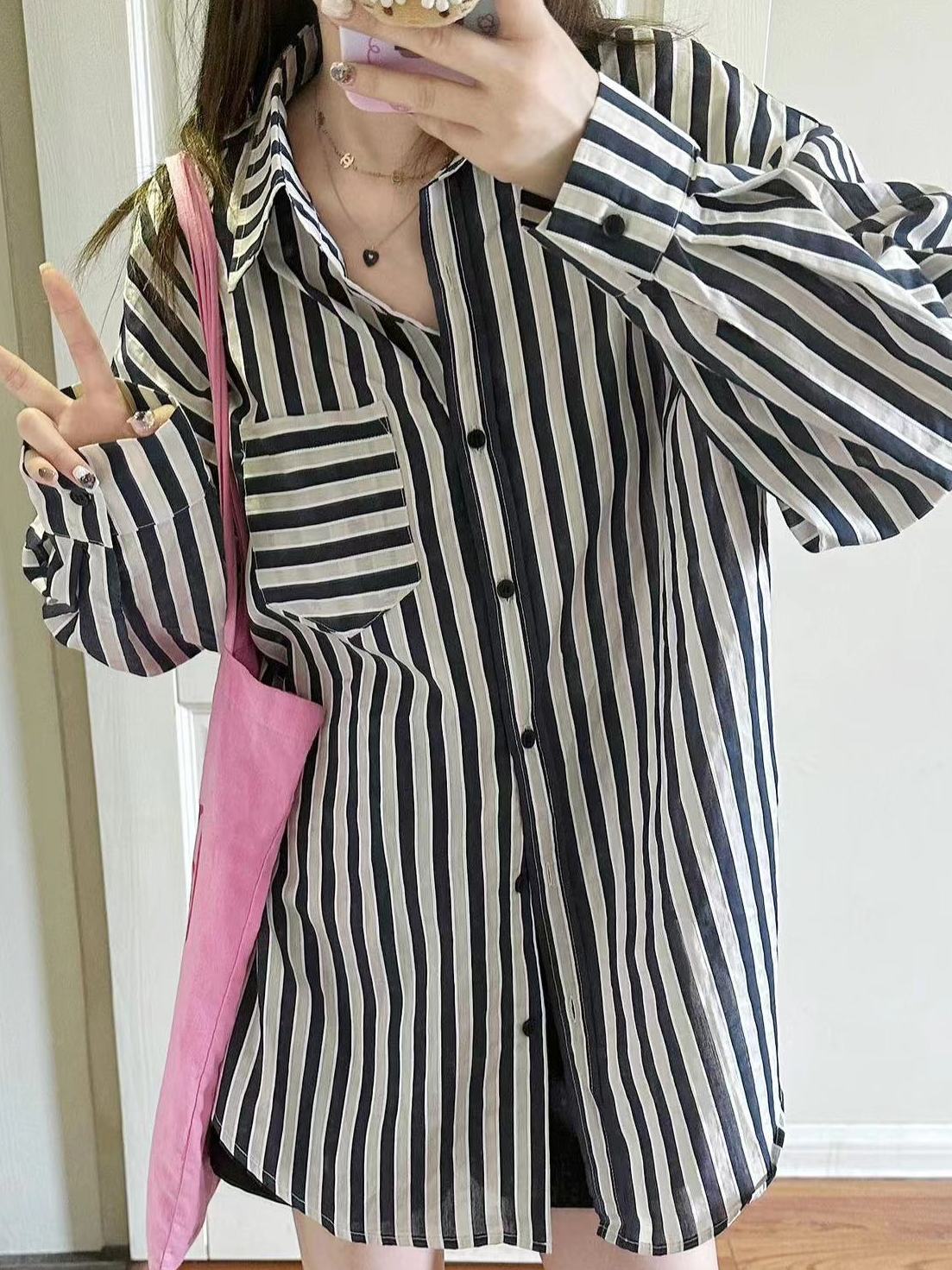 2023新款森系黑咖色條紋襯衫女寬鬆休閒顯瘦中長款襯衣外穿ins潮