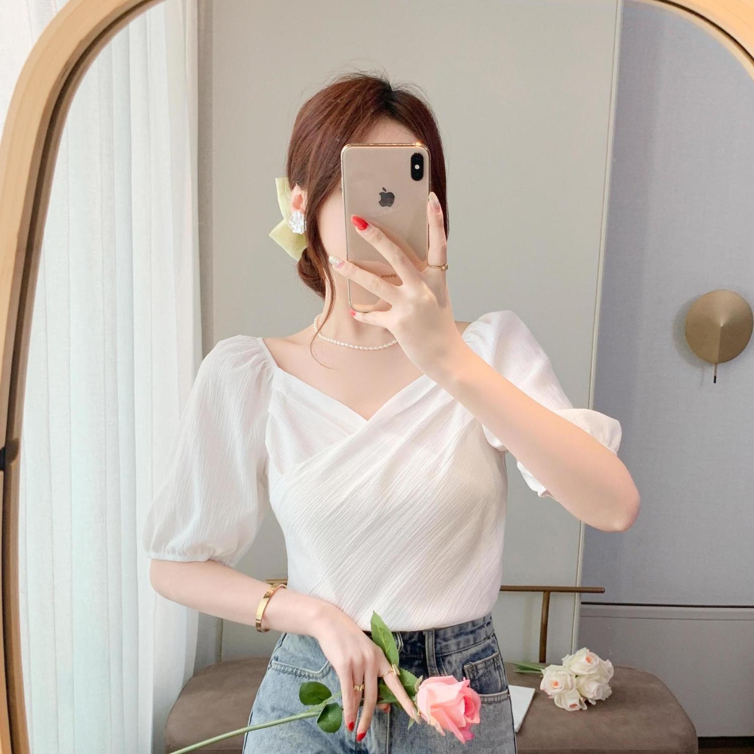 法式v領泡泡短袖上衣女2022夏季新款設計感小眾洋氣雪紡襯衣女潮