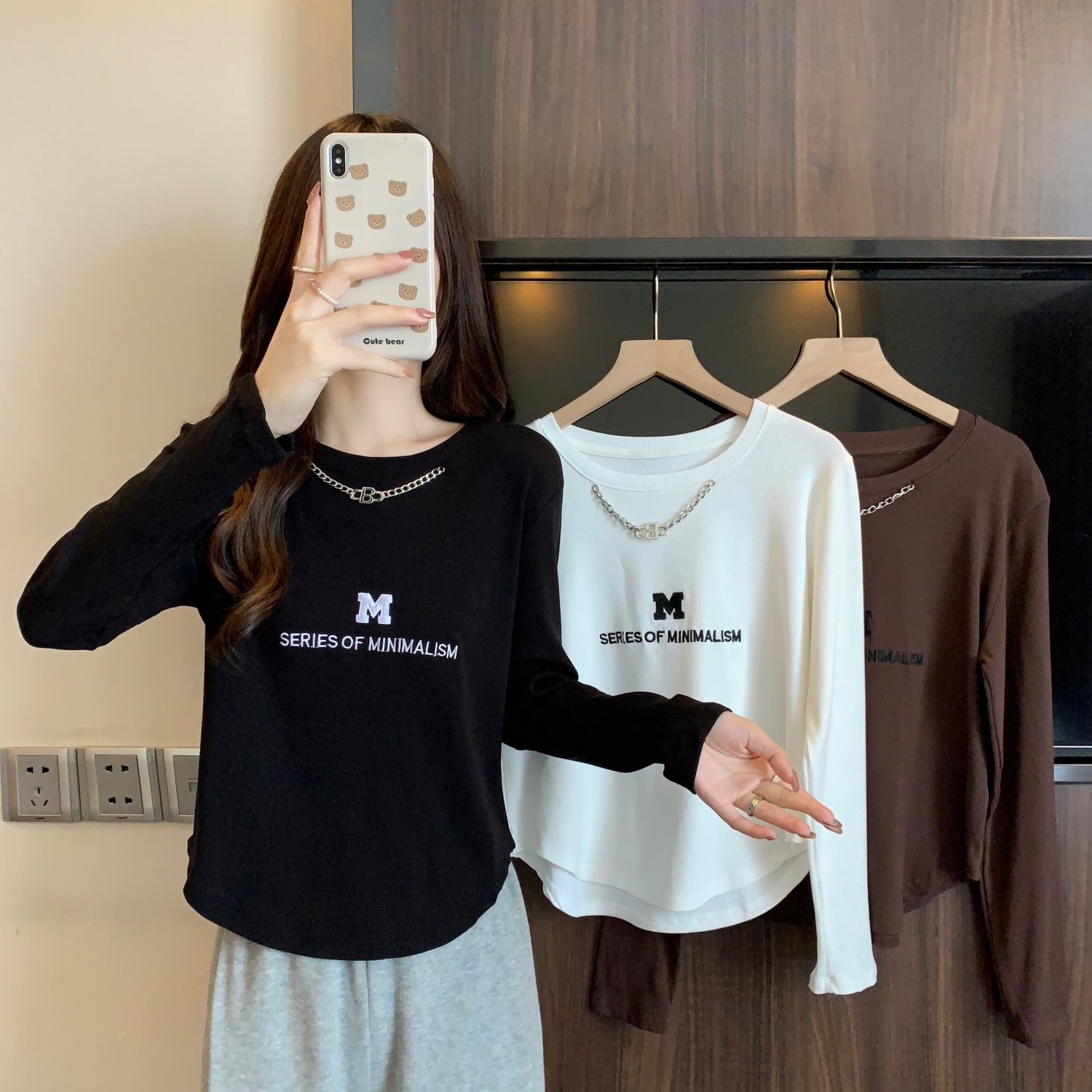 Large size fat MM spring and autumn design hot girl T-shirt top female slim shoulders long-sleeved bottoming shirt tide 200 catties 300