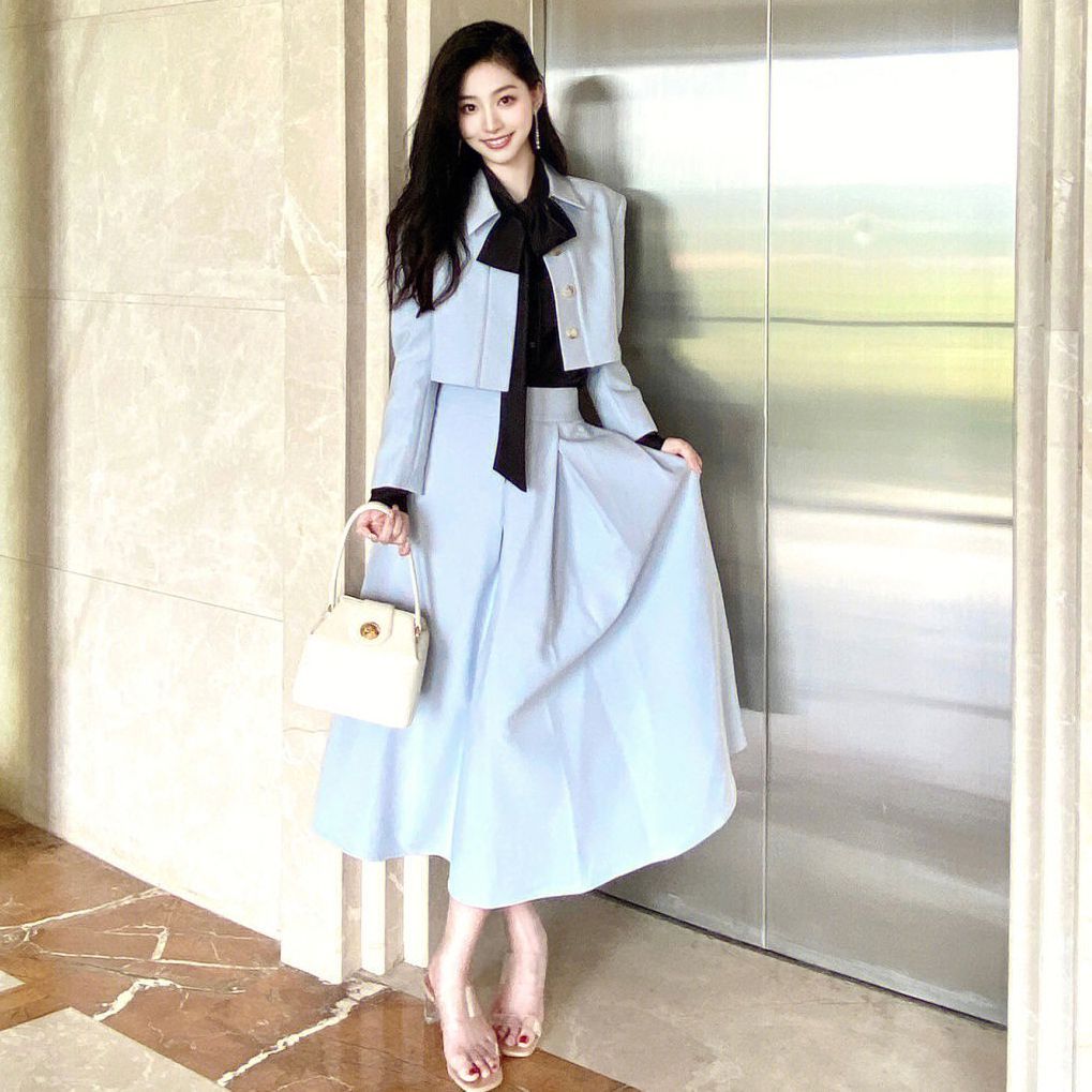 Tailoring suit women 2022 autumn and winter new rich family daughter short coat + tie shirt + skirt three-piece set