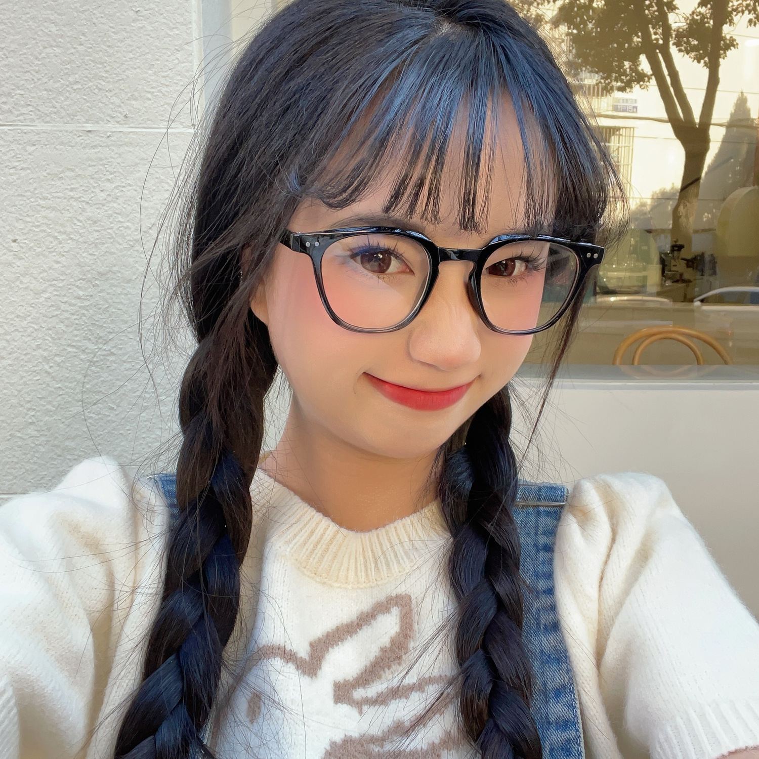 Japanese black frame myopia glasses for women can be equipped with ultra-light, face-showing, small plain glasses frames, ins style decorative flat light