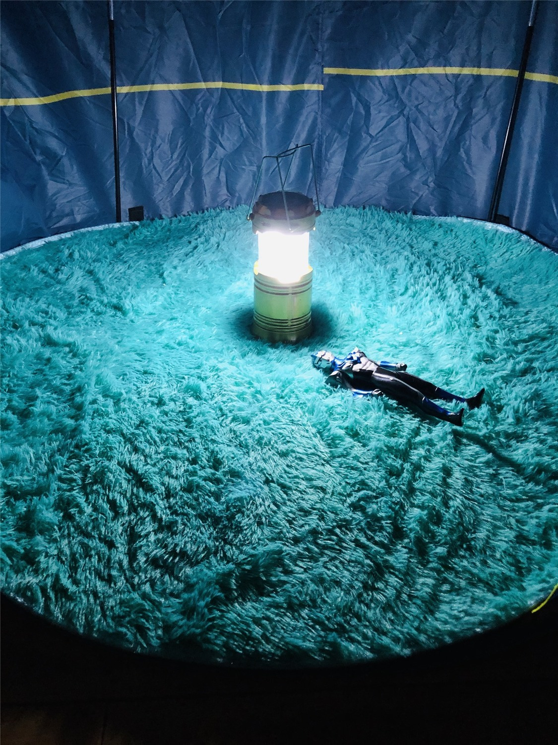 新款太阳能灯家用停电应急户外超亮LED野营灯充电灯泡手提帐篷灯