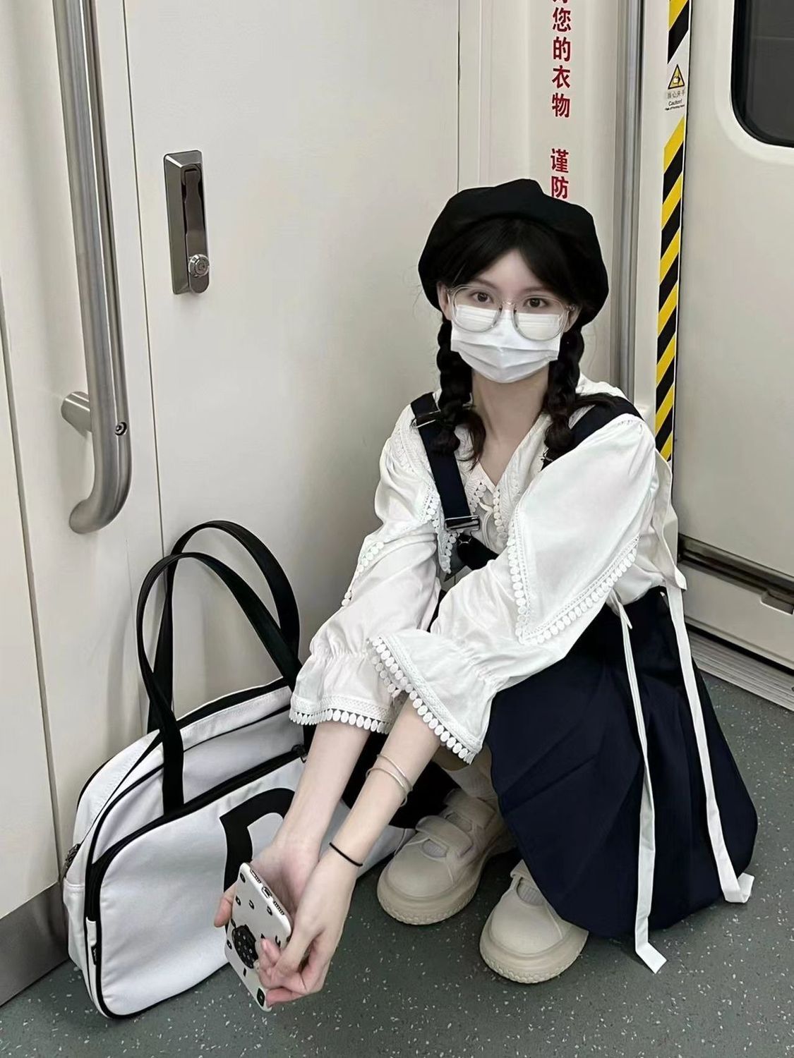溫柔鹽系穿搭白色飄帶娃娃領襯衫背帶百褶連衣裙套裝女甜美兩件套