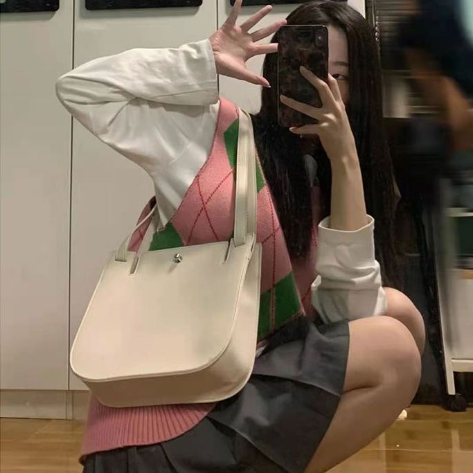 包包女ins明星同款小眾潮牌單肩斜跨馬鞍包純色學生百搭托特包潮