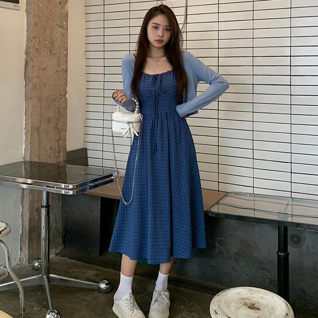 大碼藍格吊帶連衣裙女2023年秋季新款顯瘦微胖mm開衫外搭上衣套裝