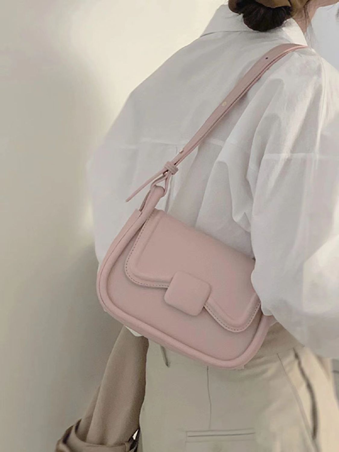 Niche underarm bag female  new trendy spring and summer fashion small square bag pink all-match single shoulder bag Messenger bag