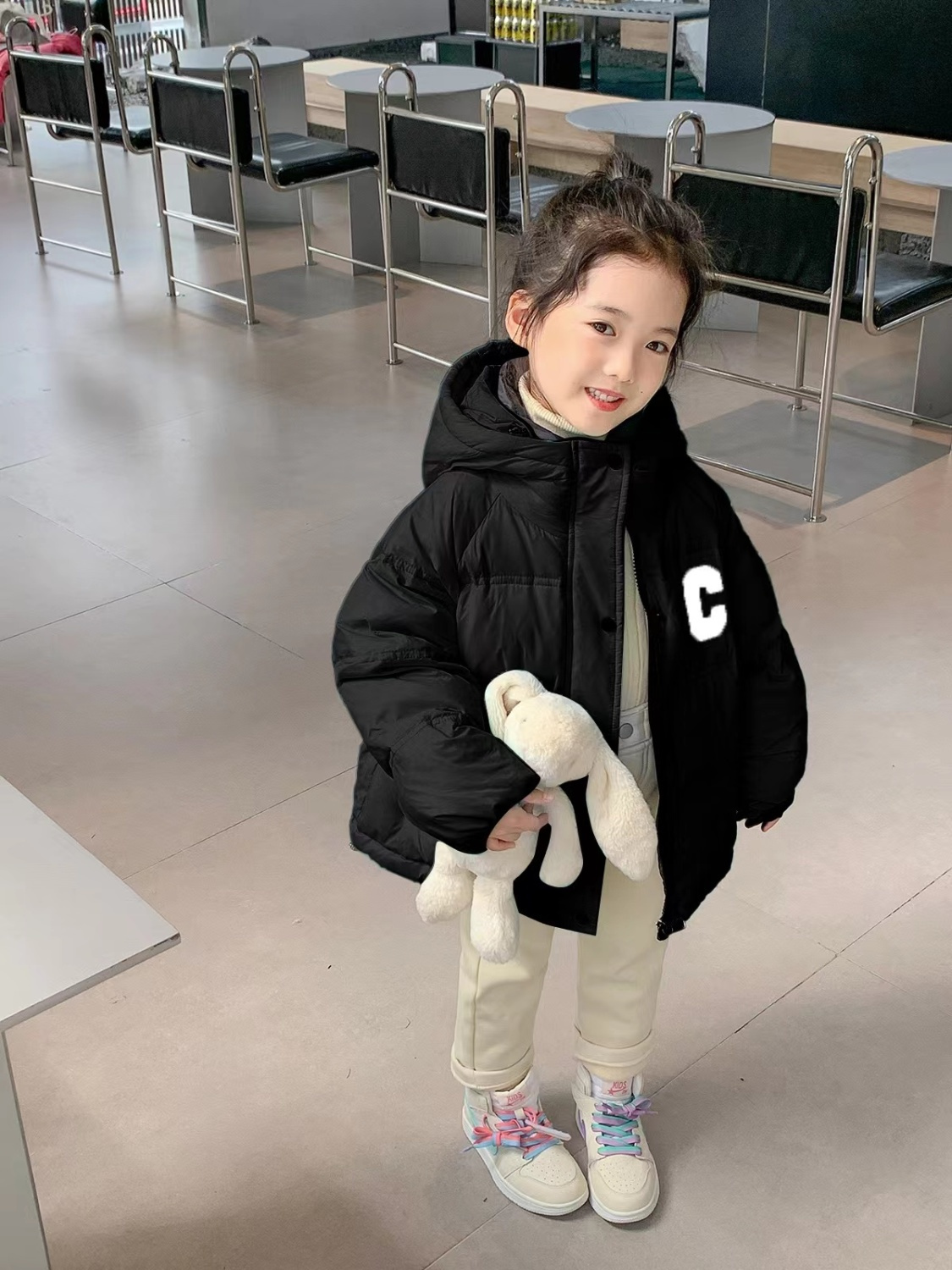 Children's down jacket girls and boys 22 autumn and winter new 90 white duck down foreign style thickened warm jacket with hood short