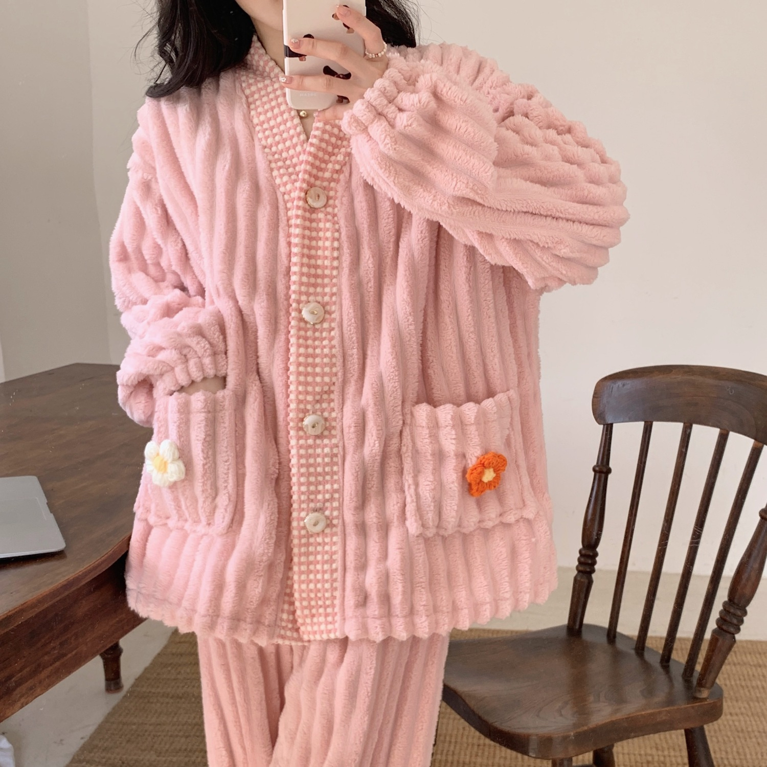 睡衣女秋冬季珊瑚絨加厚加絨甜美可愛開衫花朵網紅家居服套裝冬天