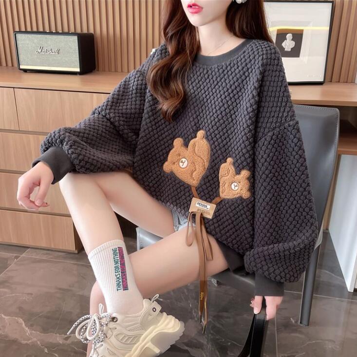 Lamb wool plus velvet sweatshirt women's new autumn and winter style loose age-reducing European round neck 200 catties top ins trend