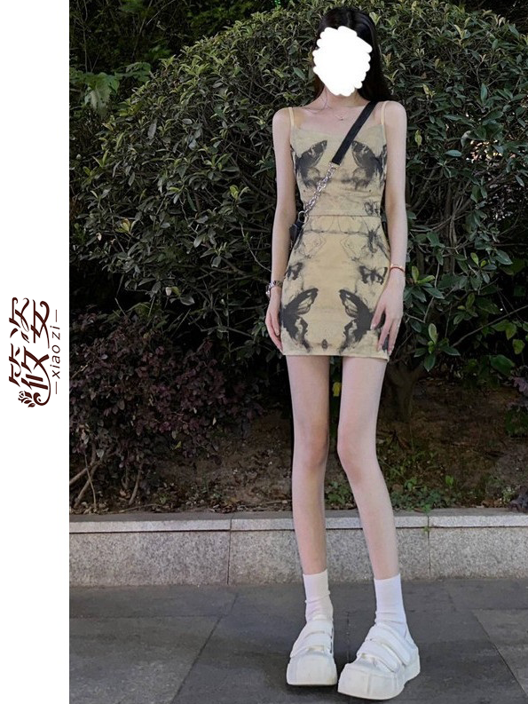 筱姿法式純欲水墨印花吊帶連衣裙子女收腰修身顯瘦甜辣妹包臀短裙