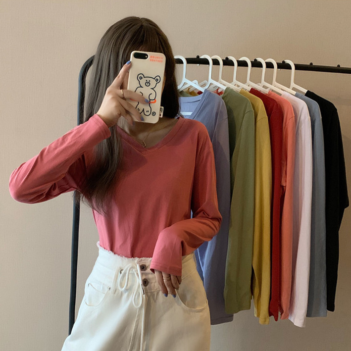 New V-neck solid color long sleeve T-shirt for women in spring and Autumn