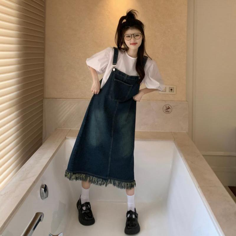 法式復古牛仔背帶連衣裙女夏季2023新款毛邊設計感寬鬆中長款裙子