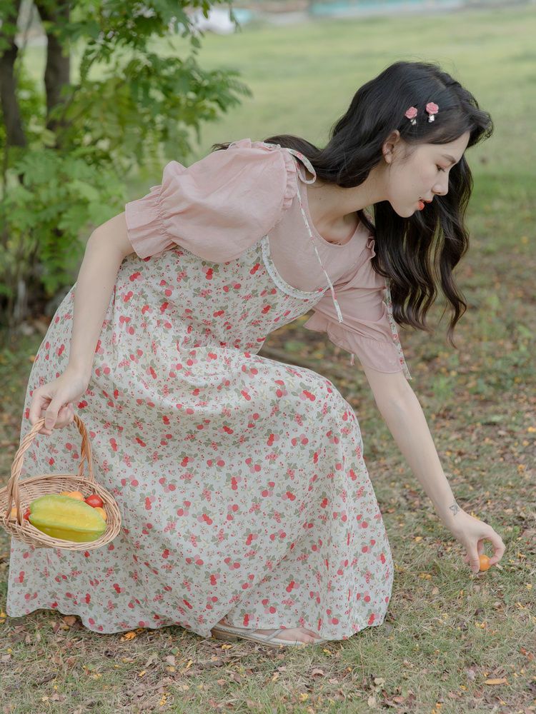 清纯甜美套装夏季日系草莓甜心碎花吊带裙衬衫韩系温柔上衣两件套