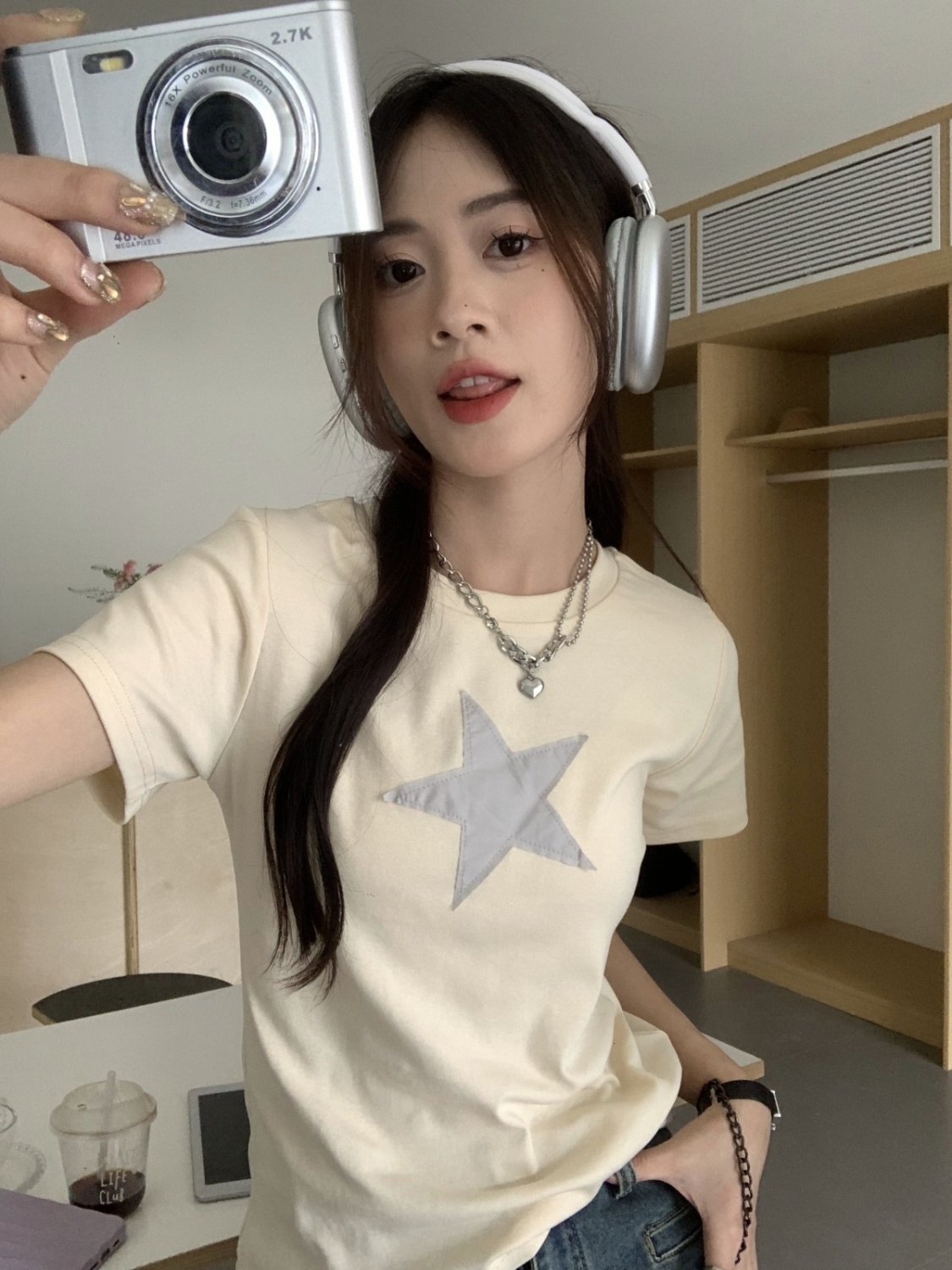 VIBRATE American hot girl design sense niche star patch short-sleeved T-shirt women's summer short bottoming top