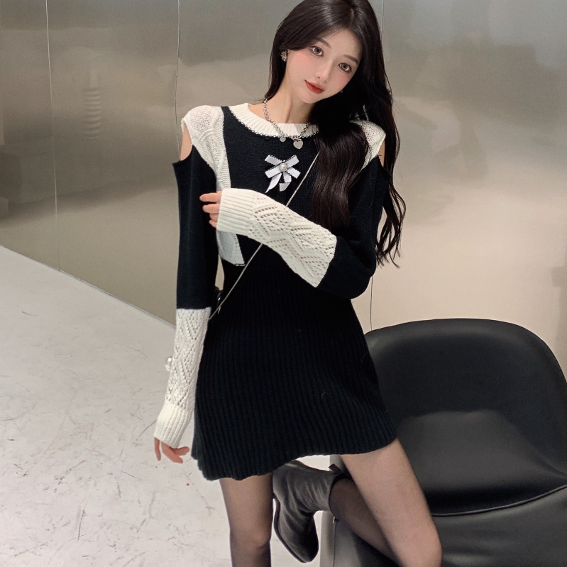 French retro off-the-shoulder knitted dress for women autumn new fake two-piece contrasting color bottoming long-sleeved sweater hip skirt