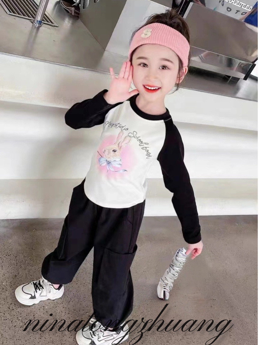 Girls' tops, spring clothes, cartoon rabbit pattern outer wear bottoming shirts, versatile outer wear for small and medium-sized girls, Internet celebrity hot style