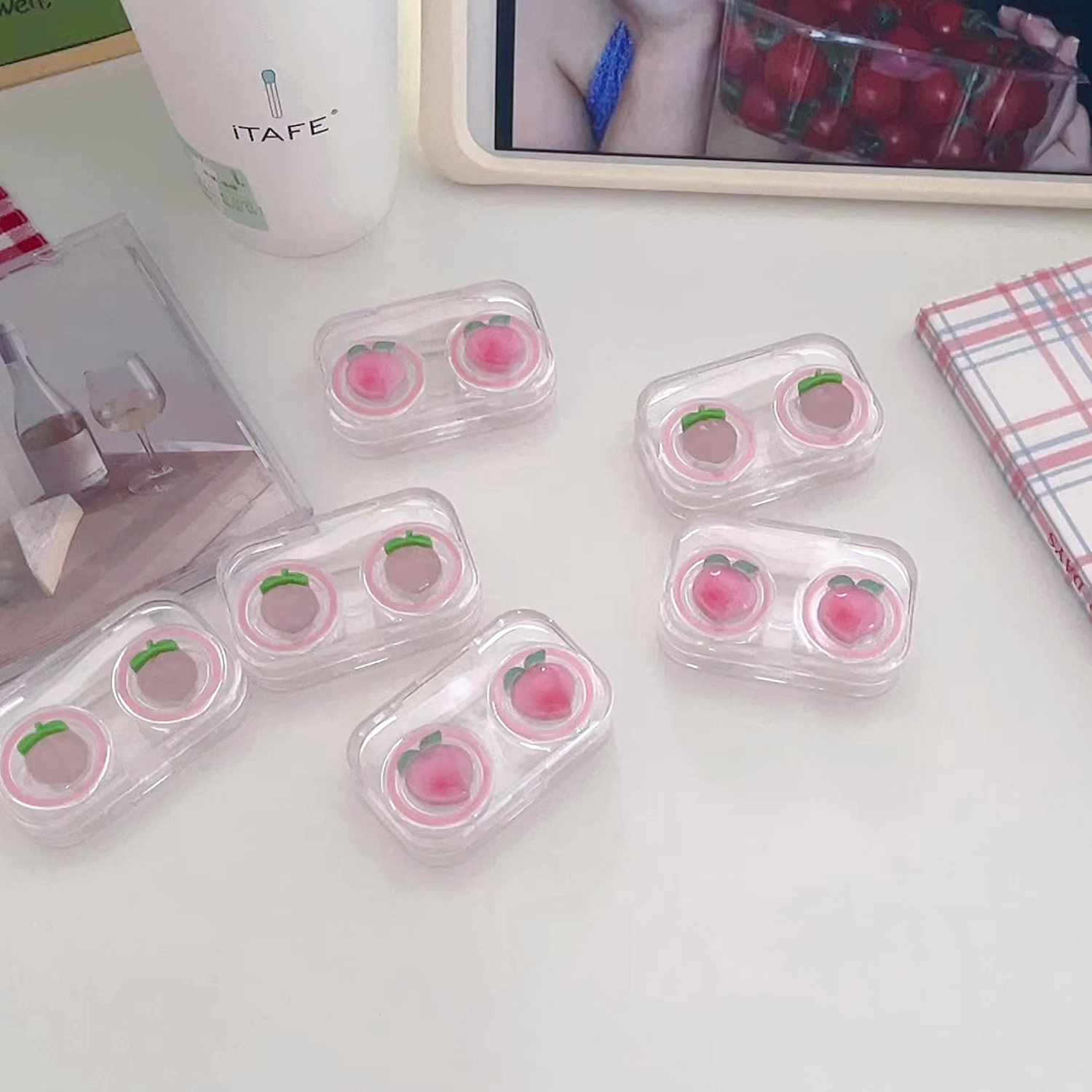 No need to twist the lid of the contact lens box, all-in-one peach contact lens box, portable, high-end, compact, mini, transparent and cute