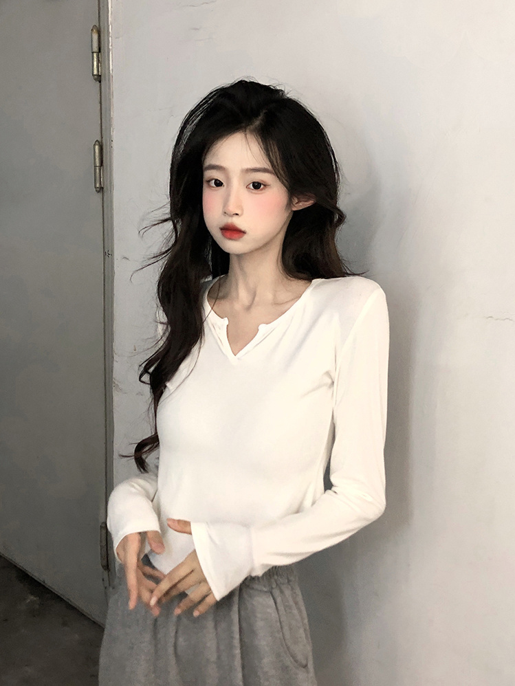 白色設計感T恤女秋季新款V領修身短款顯瘦長袖打底衫百搭辣妹上衣