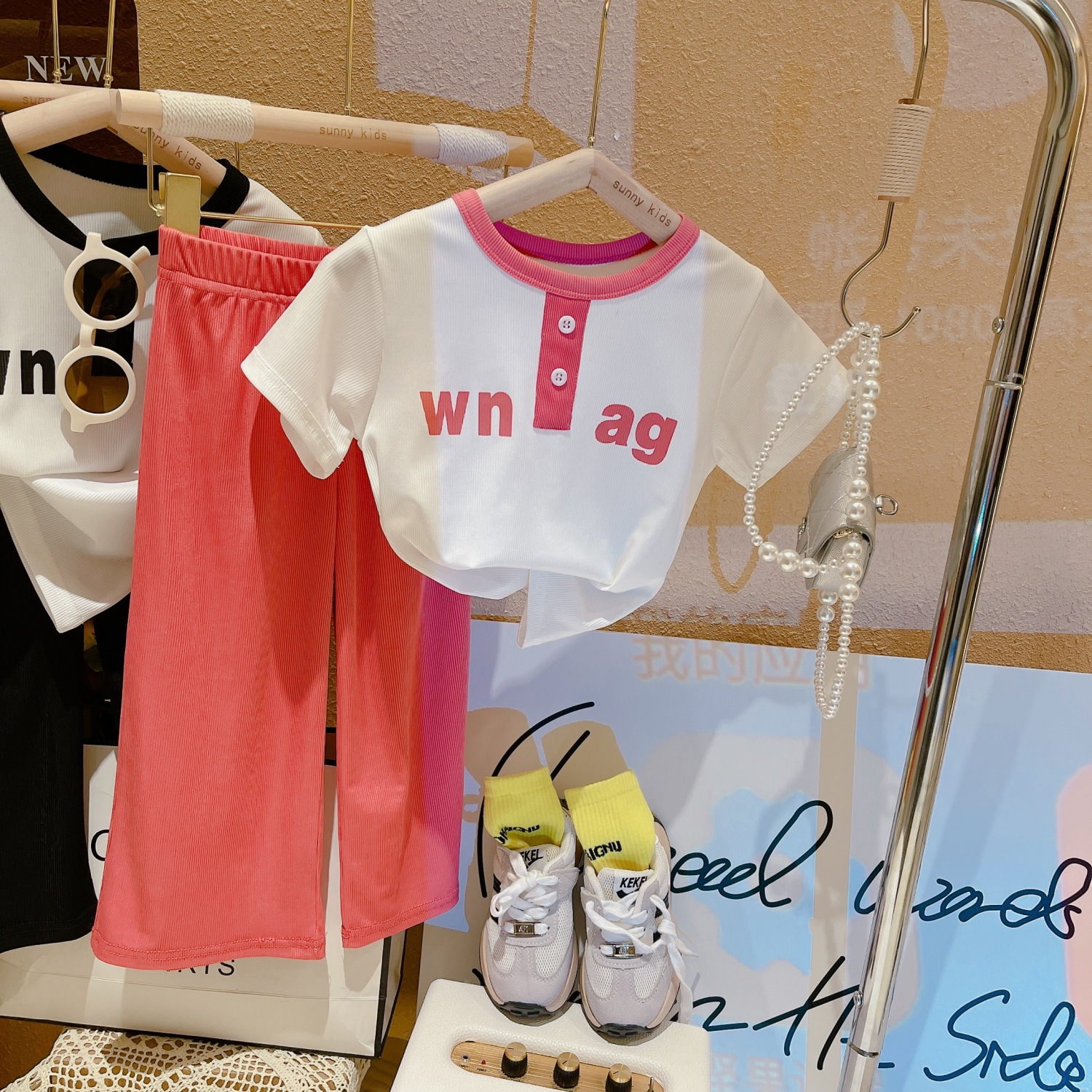 Children's fashion suits, girls' summer clothes, boys' short-sleeved tops, T-shirts, ice silk wide-leg pants, baby foreign style two-piece suit