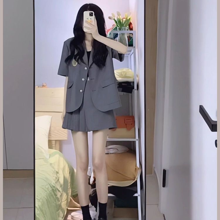 韩版气质灰色西装女2023夏季新款时尚休闲西装上衣百搭短裙两件套