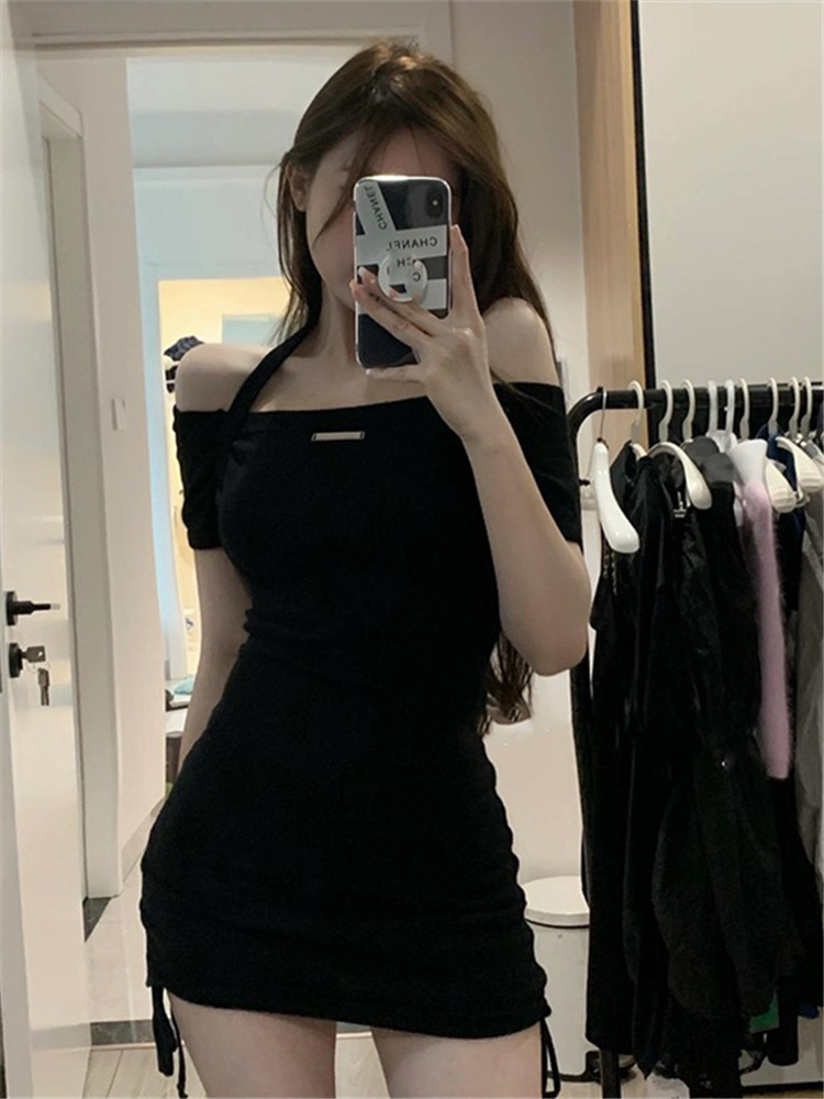 純欲風辣妹掛脖吊帶連衣裙2023夏季小眾甜辣妹減齡顯瘦包臀短裙