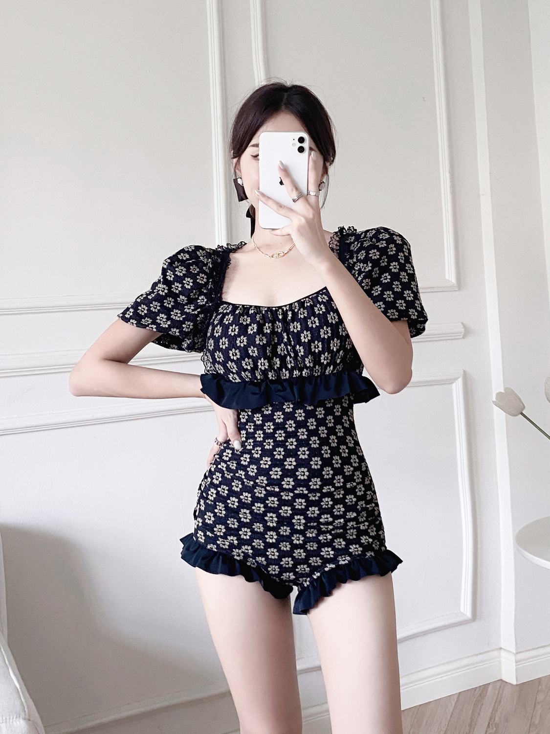  new hot style one-piece swimsuit female hot spring conservative cover belly slimming net red wind lace hot girl pure desire