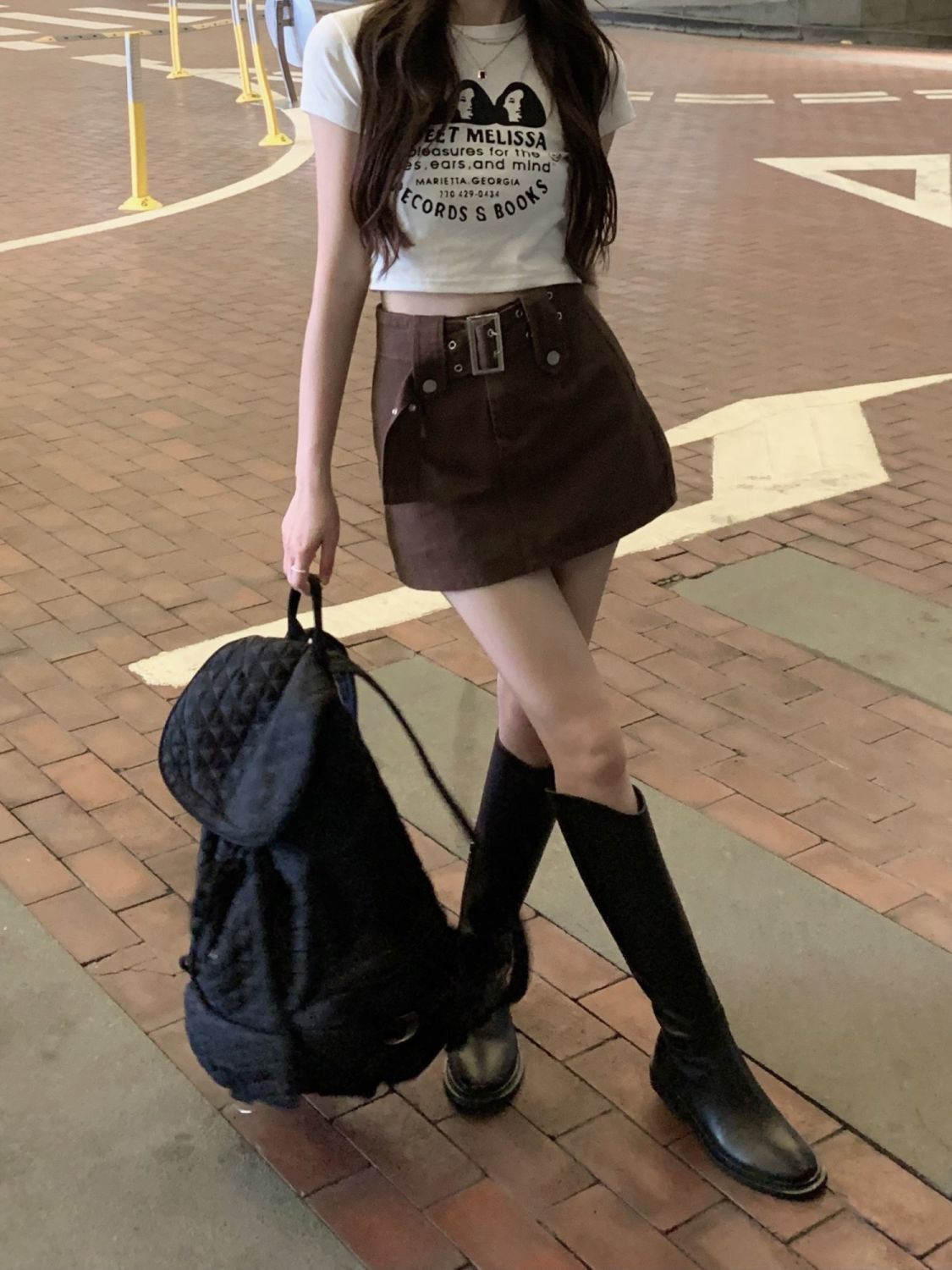 American retro coffee-colored denim skirt for women in summer high-waisted hottie overalls with hip-covering A-line miniskirts