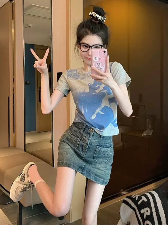 純棉灰色短款t恤女短袖夏季設計感小眾顯瘦港味chic正肩辣妹上衣