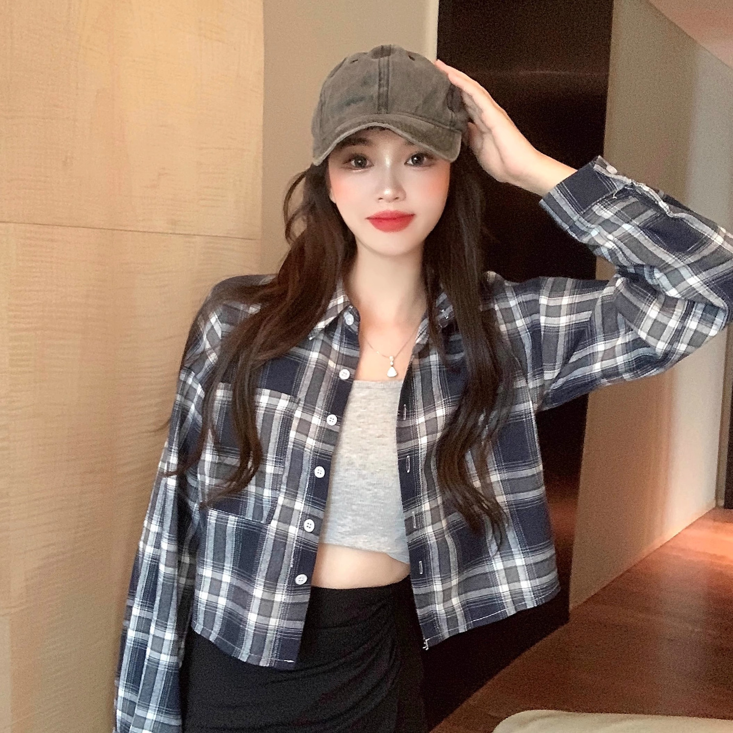 格子襯衫女裝夏季辣妹港風高腰短款防曬襯衣外套黑色長袖外搭上衣