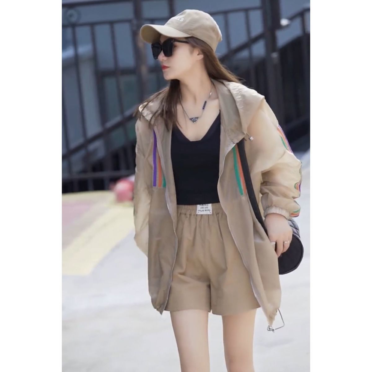 Color stripe stitching thin hooded sunscreen jacket for women 2022 new breathable sunscreen cardigan fashion