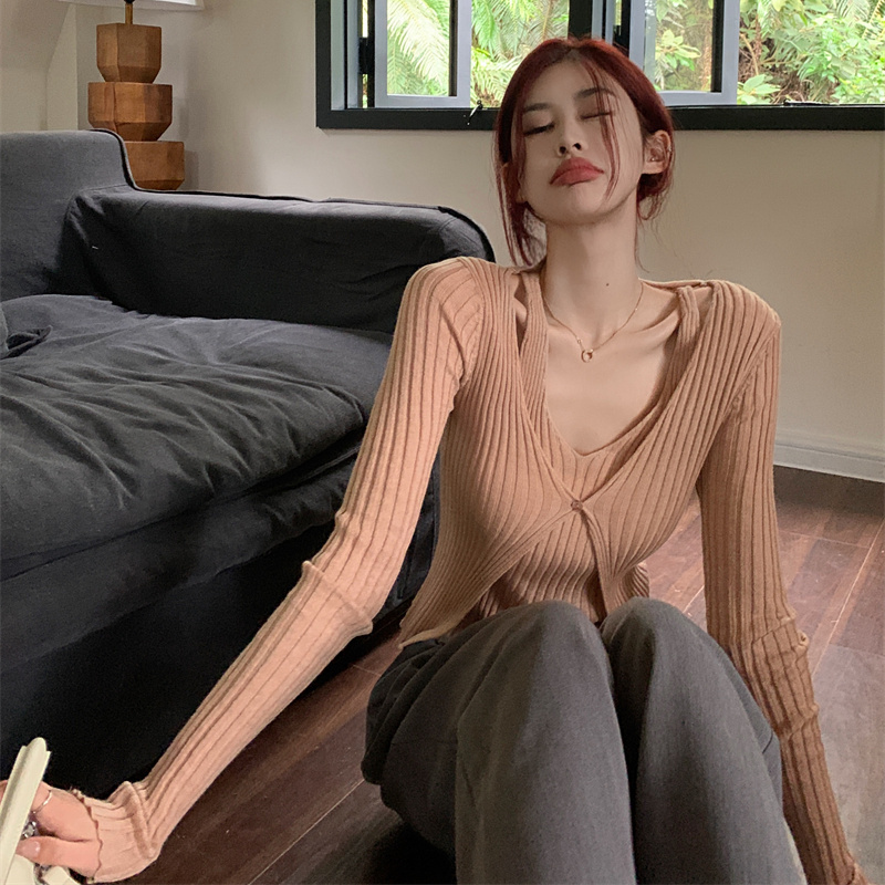 Maillard fake two-piece halterneck sweater for women early autumn new short long-sleeved design niche slimming top