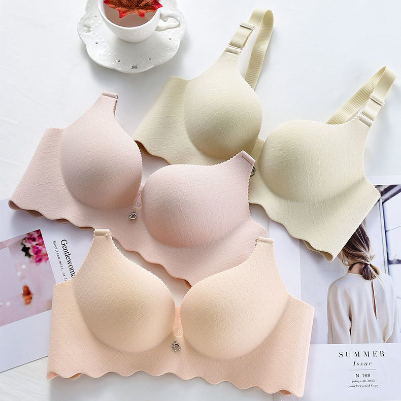 Thai latex underwear women's non-steel ring gathers the pair of breasts without trace one-piece breathable thickened bra summer thick style