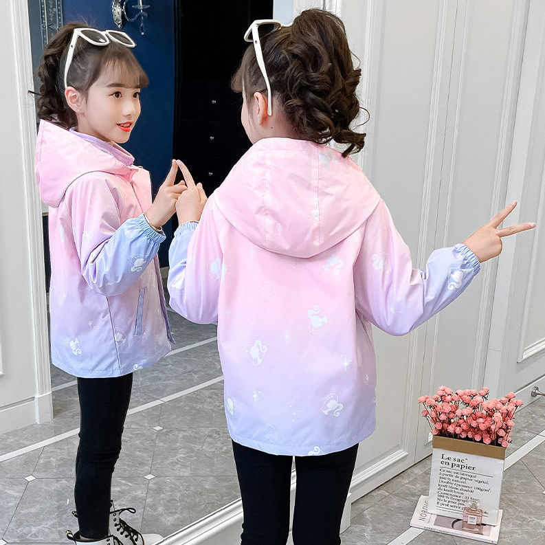 女童外套春秋2022新款洋气儿童装秋装冲锋衣大童夹克时髦炸街上衣