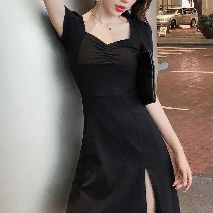 黑色连衣裙女夏2021新款泡泡袖方领赫本风法式甜美复古a字开叉裙