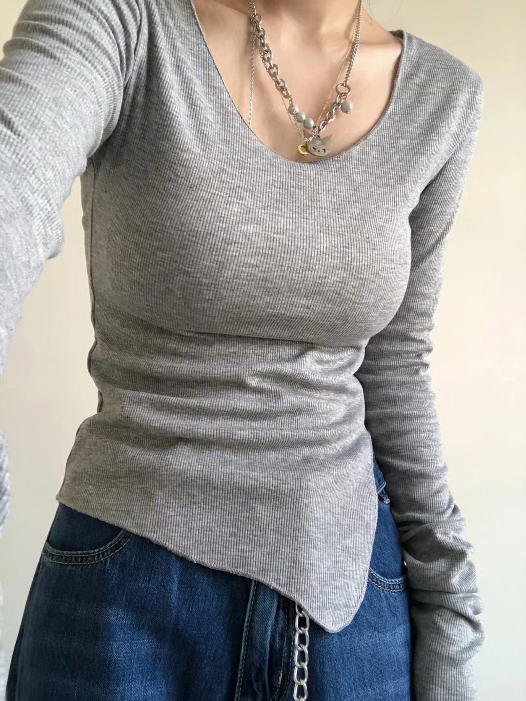 正肩螺紋長袖T恤女秋冬新款收腰顯瘦不規則設計感內搭打底衫上衣