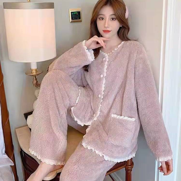 Large size fat MM300 catties plus autumn and winter coral fleece loose pajamas thickened sweet lace home suit for outerwear