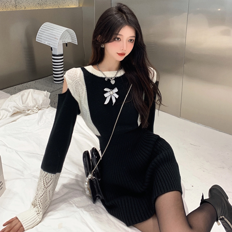 French retro off-the-shoulder knitted dress for women autumn new fake two-piece contrasting color bottoming long-sleeved sweater hip skirt