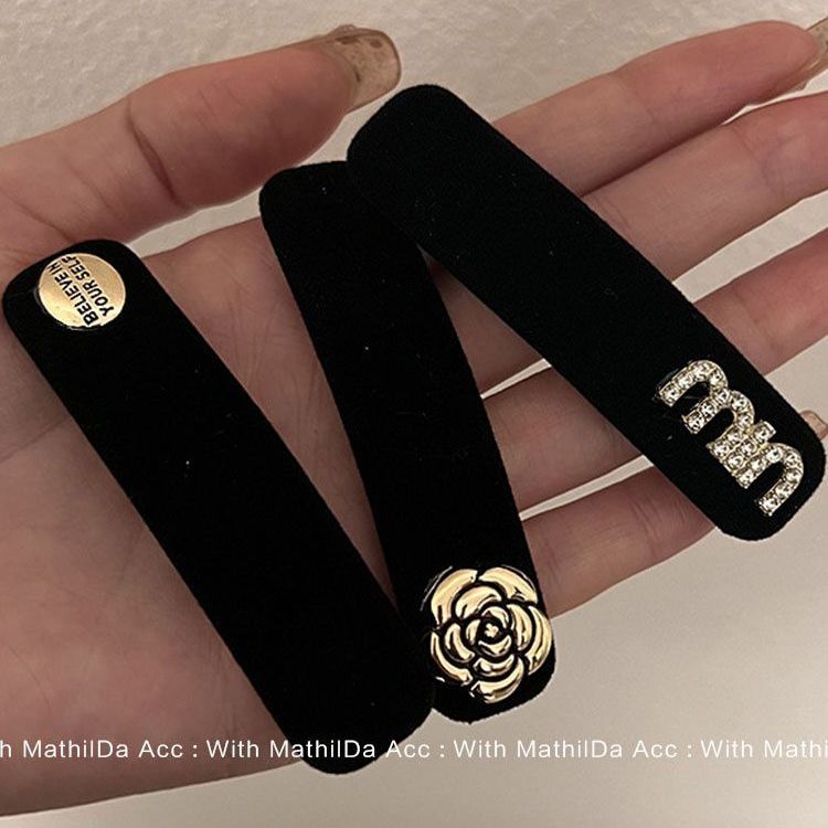 法式復古黑色絲絨山茶花髮夾女高級感劉海側邊碎發BB夾子發卡頭飾