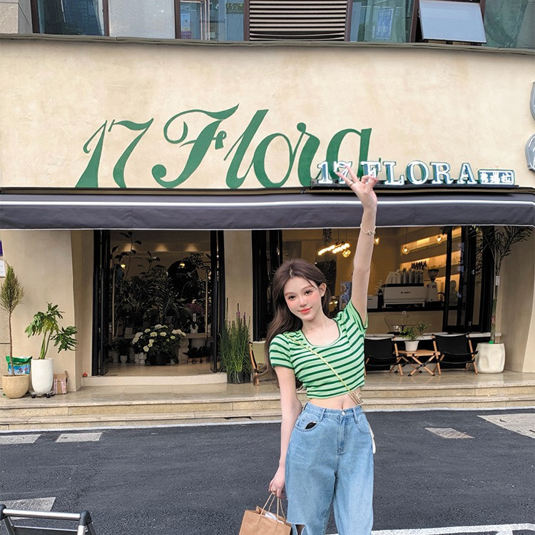 Niche design sense front shoulder short-sleeved striped T-shirt women's summer sweet and spicy tight-fitting slim square collar small sexy short top