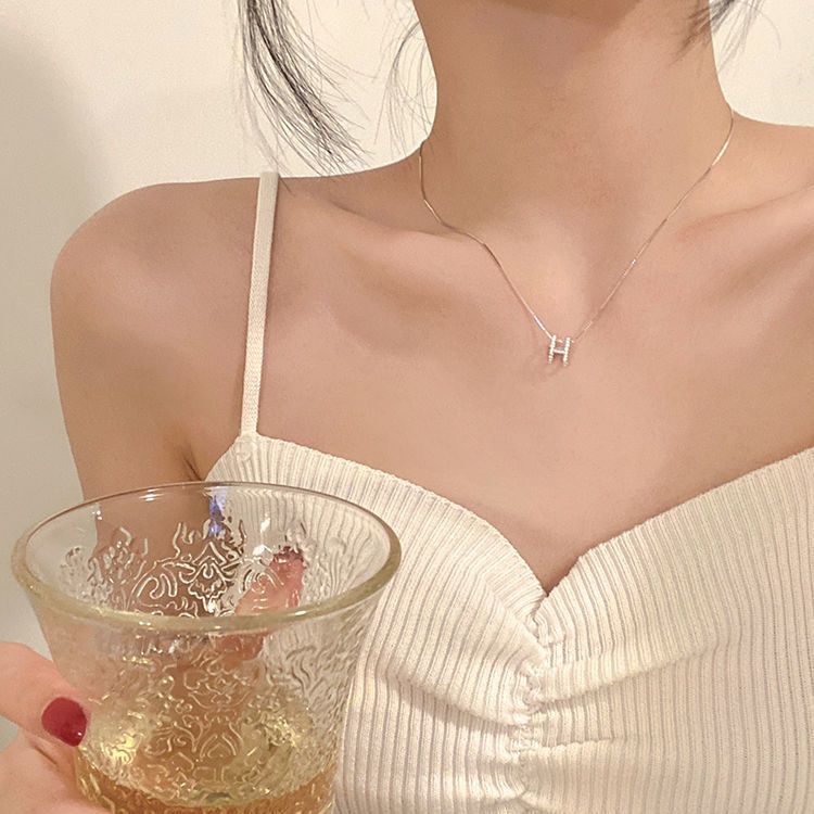 Summer H letter necklace 2021 new women's light luxury niche clavicle chain ins design sense fairy air high-end sense