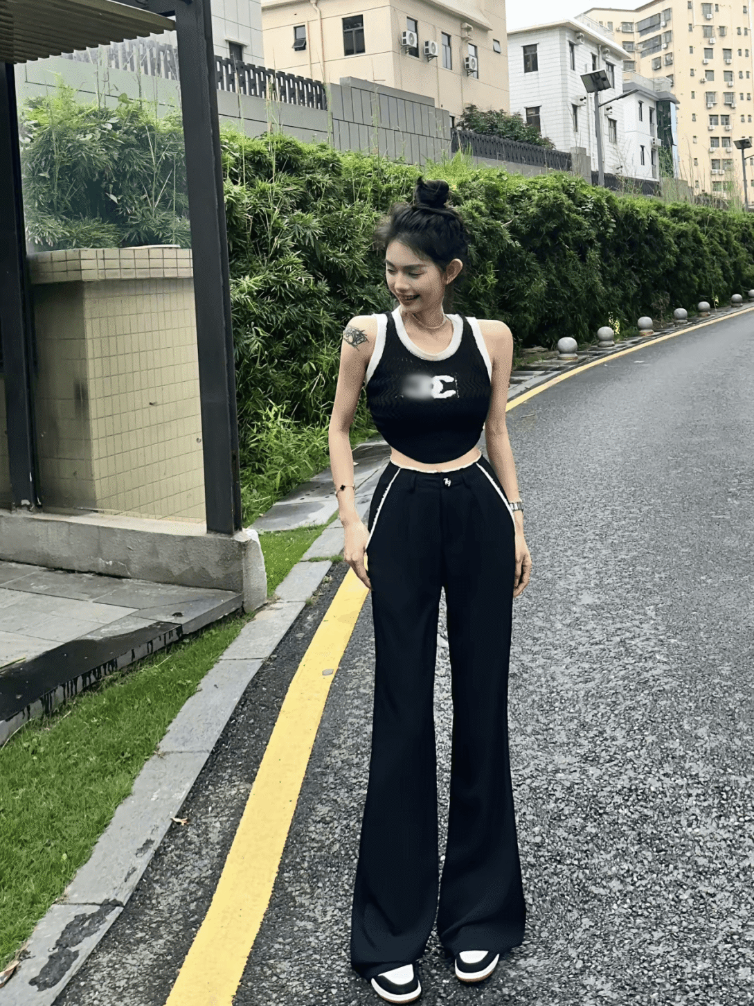 Korean style small fragrant style hot girl suit female summer new sweet and spicy sleeveless knitted vest + all-match slimming casual pants