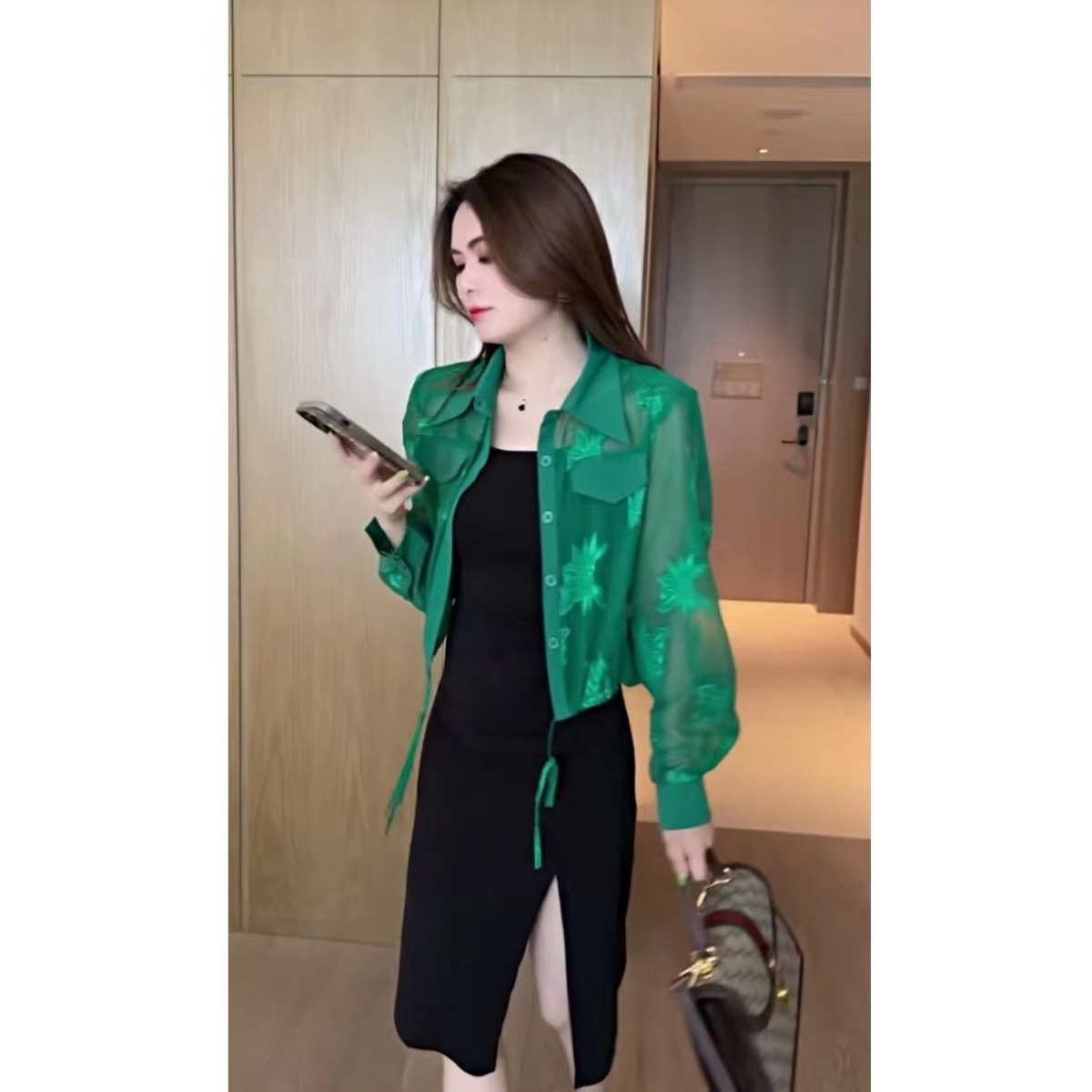  new summer short coat for women, fashionable and versatile sun protection clothing, slimming, light luxury, high-end sun protection clothing, shirt trend