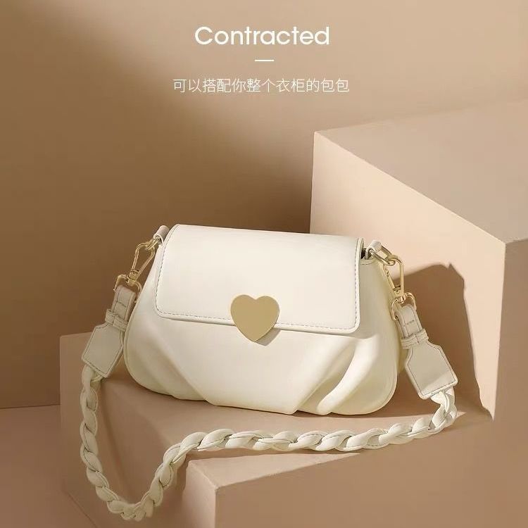 小眾設計包包女桃心雲朵扣褶皺小圓包2023新款學生單肩斜挎包ins